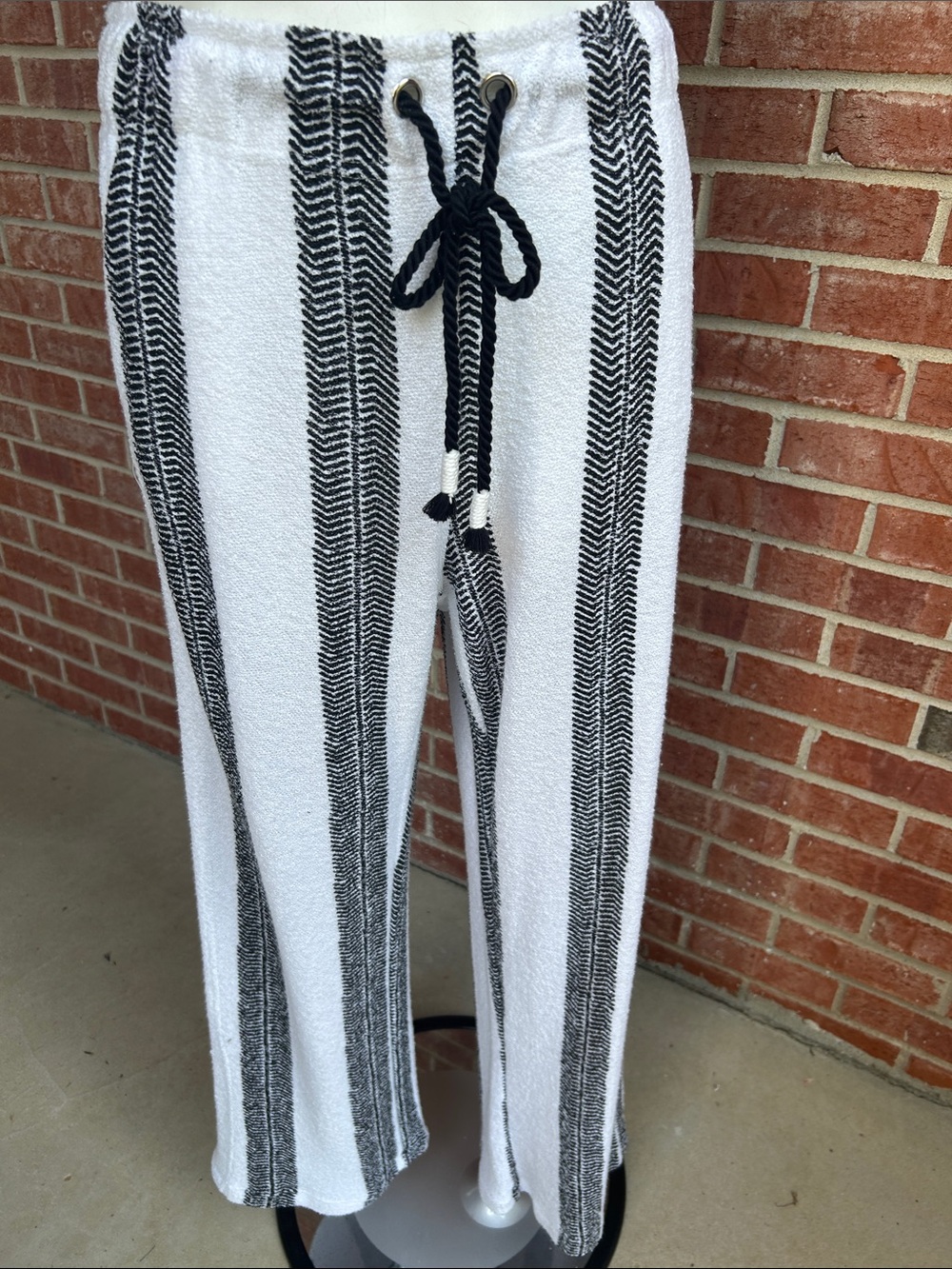 VANILLA STAR Black/White Vertical Chevron Terrycloth-Textured Relaxed Fit Pants